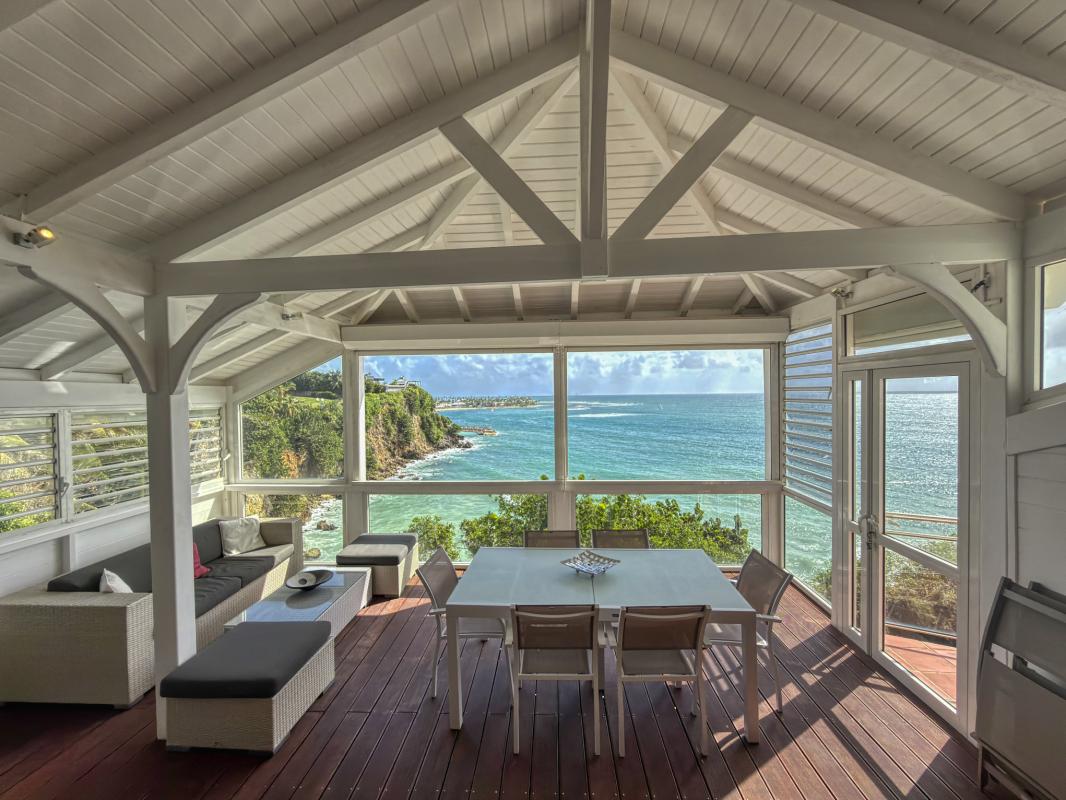 18.Location Villa piscine vue mer Ste Anne Guadeloupe_Séjour vue mer